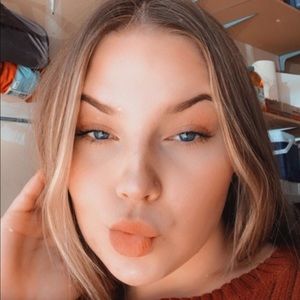 Meet your Posher, Ashlyn